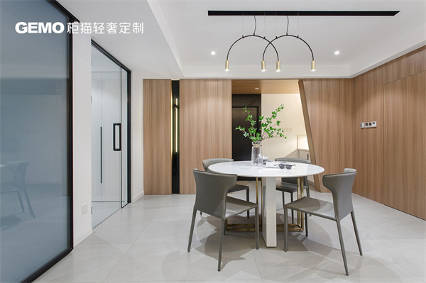 成品家具店轉(zhuǎn)行做輕奢定做家具怎么樣？適合嗎？